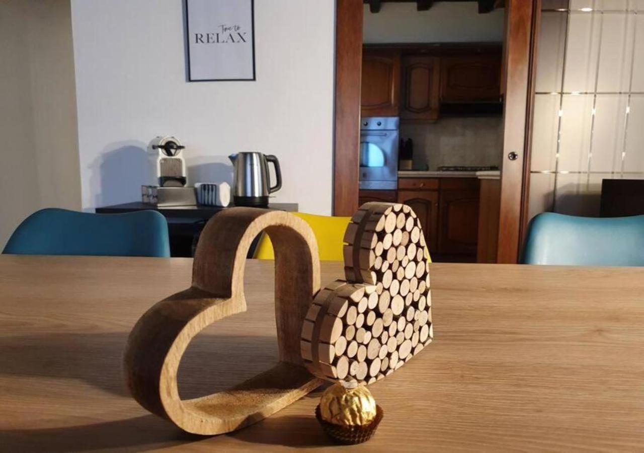 Casa Del Vicolo, Nel Cuore Della Pavia Storica Exterior foto
